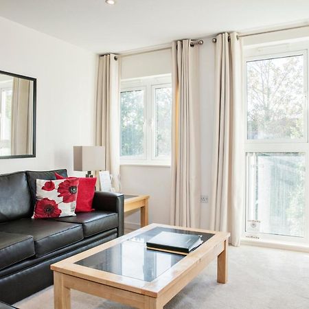 The Cedar Suite Woking Exterior foto