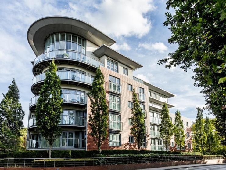 The Cedar Suite Woking Exterior foto