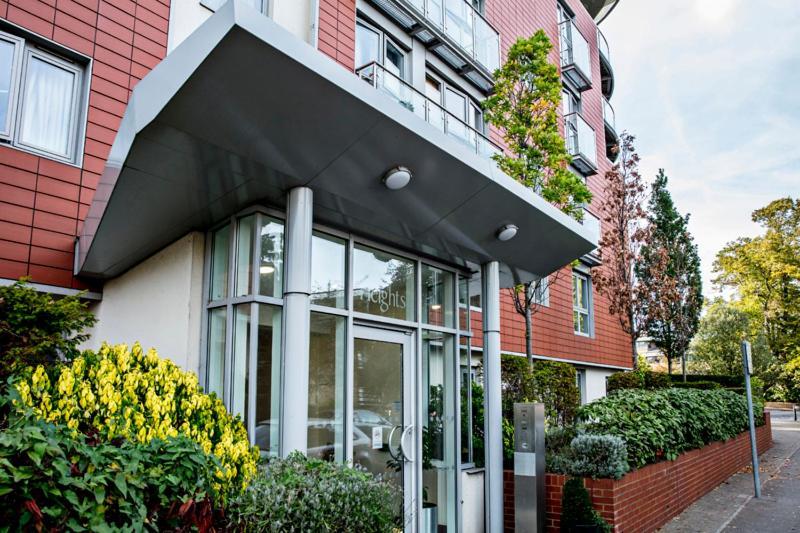 The Cedar Suite Woking Exterior foto