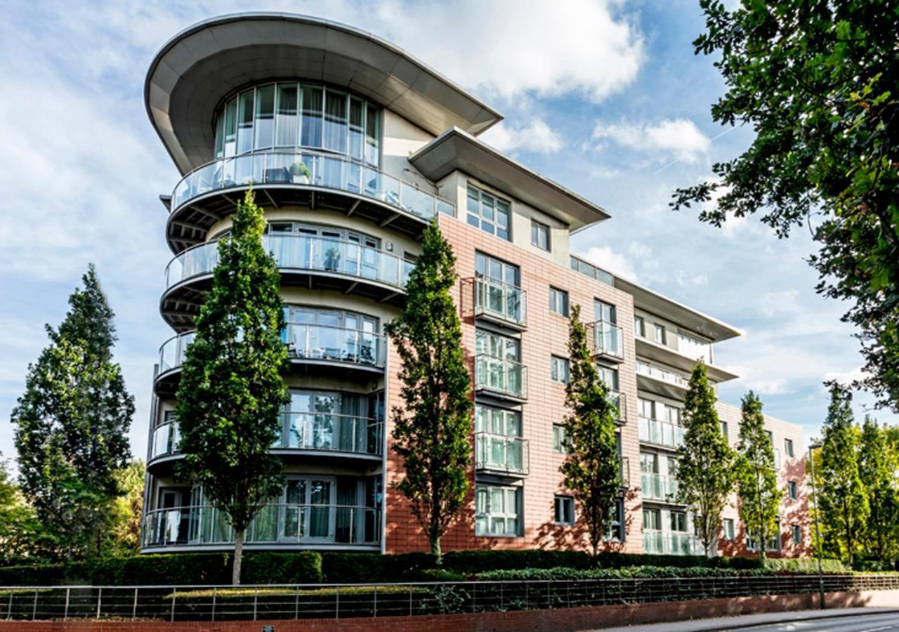 The Cedar Suite Woking Exterior foto